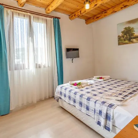 Πανσιόν St. Nicholas 4*