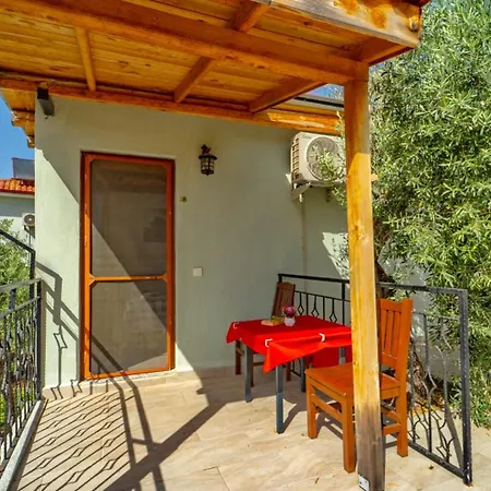 St. Nicholas Πανσιόν Πάταρα