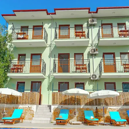 St. Nicholas 4*