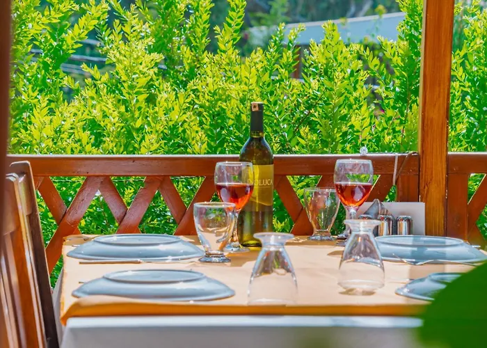 圣尼古拉斯膳食公寓酒店 4* 帕塔拉