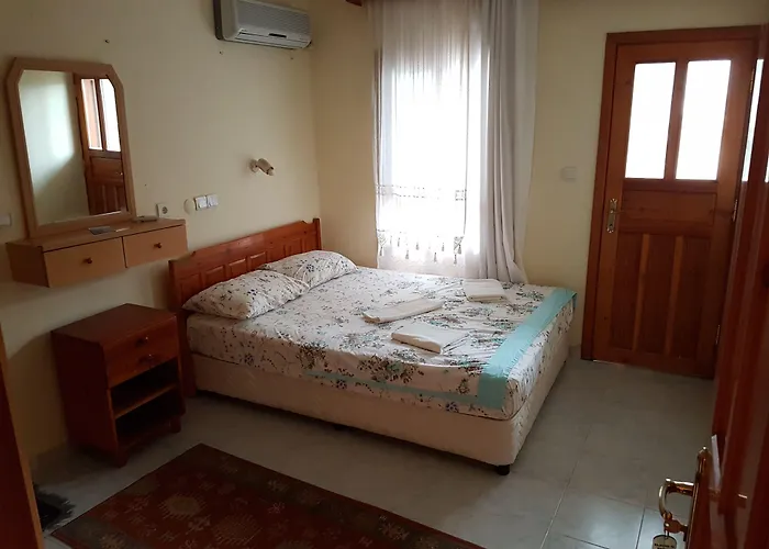 圣尼古拉斯膳食公寓酒店 招待所 4*