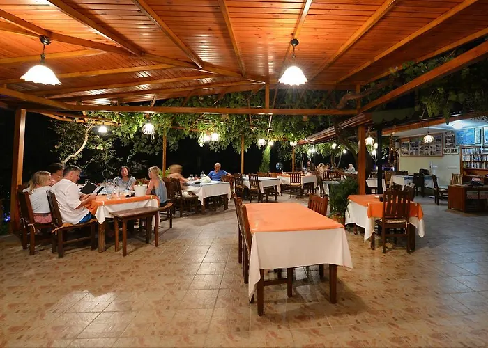 圣尼古拉斯膳食公寓酒店 招待所 帕塔拉